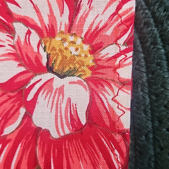 Holiday Classic Green Red Cotton Tablecloth 56x60 - Picture 6 of 7